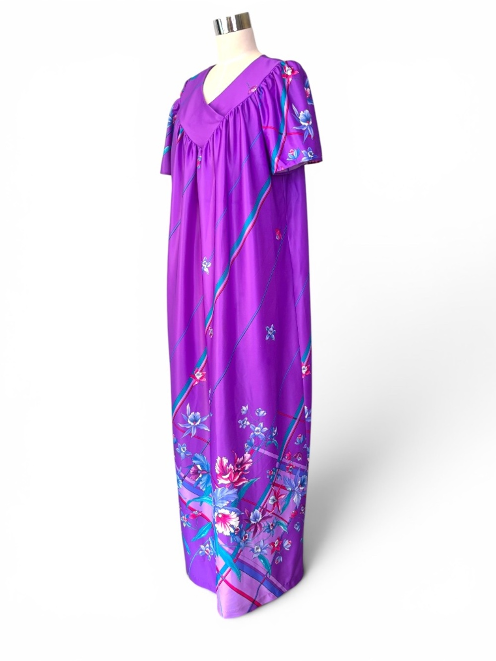 70s Miss California Orchid Dream Lounge Gown - Picture 3 of 9
